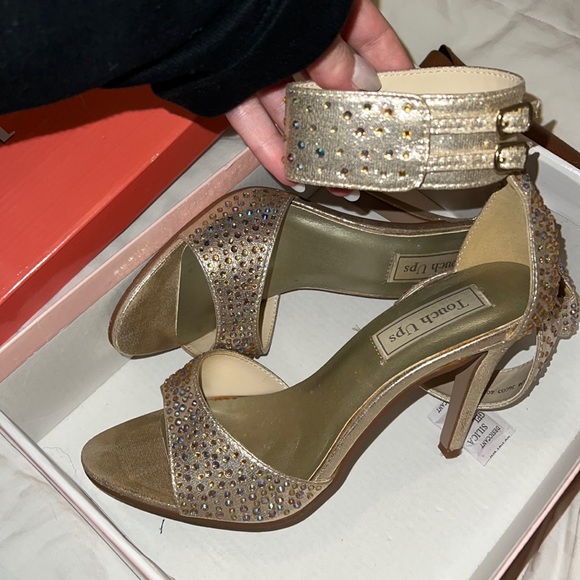 Heels - Picture 2 of 9